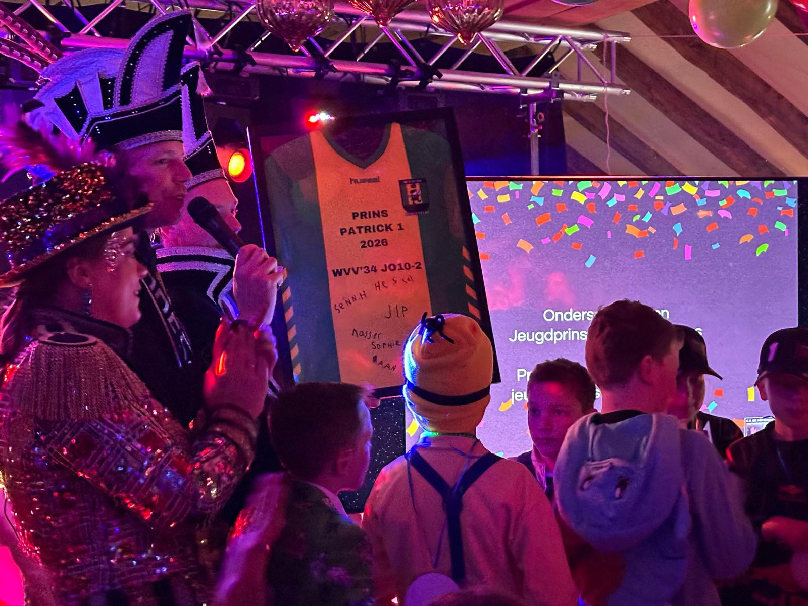 JO10-2 Zet Prins/Coach Patrick I in het Zonnetje