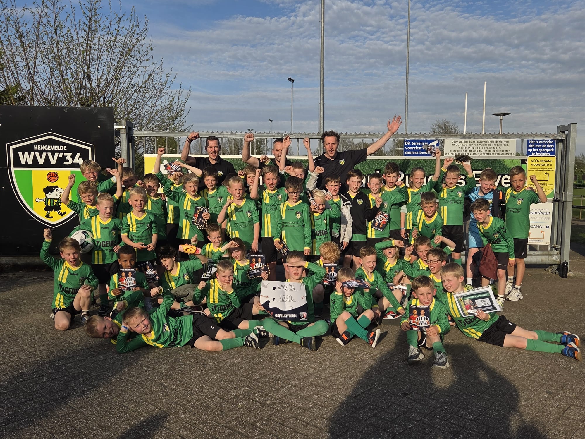 Geweldige Kidsrun bij de Grolsch Veste: €4290 opgehaald door onze jeugd!